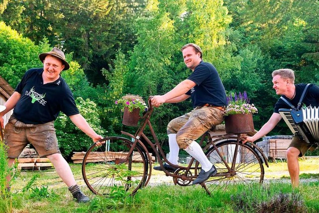 Die Schwarzwlder Luusbuebe  Linus Sed...Leon Stoll geben Gas  beim Radweghock.  | Foto: Wolfgang Scheu