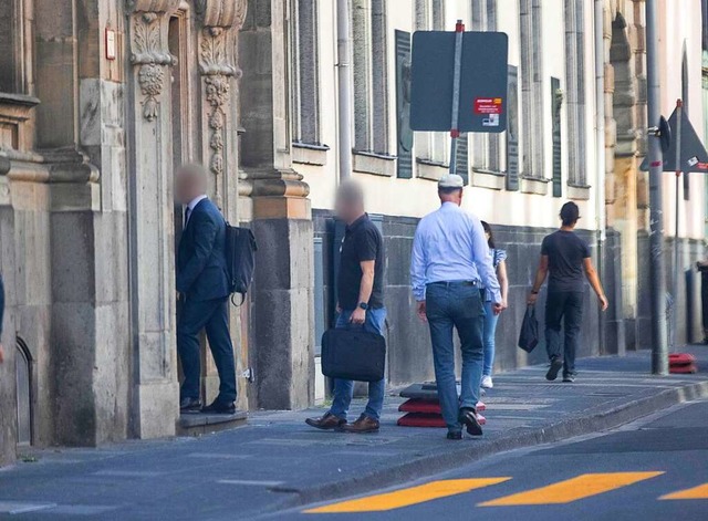 Die Staatsanwaltschaft und Polizei in ...hen mehrere Objekte im Erzbistum Kln.  | Foto: Thomas Banneyer (dpa)