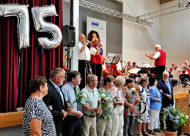 Dem gesamten VdK-Vorstand (vorne) spie...n Einsatz geht&#39;s bald nach Berlin.  | Foto: Werner Schnabl