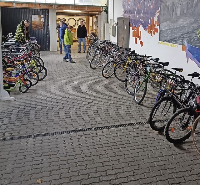 In der Fahrradwerkstatt in der Kulturf...Verkaufsaktion an Geflchtete statt.    | Foto: Foto: ZVG/Kaufmann