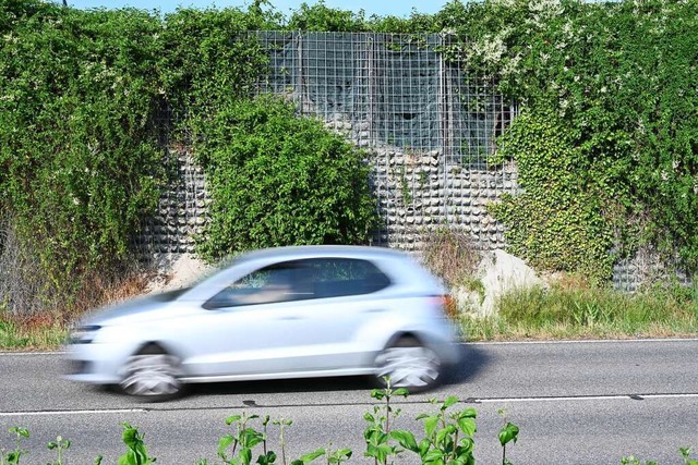 Die Lrmschutzwand am Baugebiet Kalkgr... Sanierungsvariante in Betracht kommt.  | Foto: Markus Zimmermann