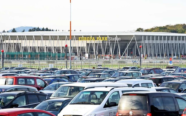 Parken bei der Messe wird teurer, am T...ionbesucher ndert sich jedoch nichts.  | Foto: Rita Eggstein