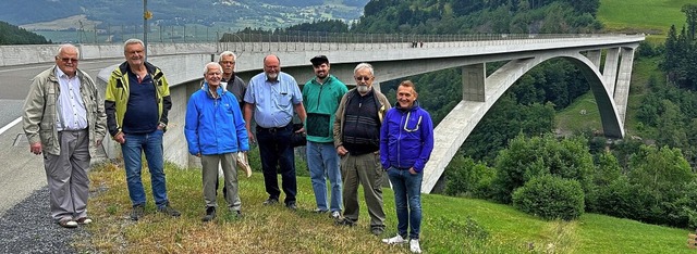 Eine Abordnung von BDB-Ingenieuren aus...r Bezirksgruppe, Rdiger Leykum-Adler.  | Foto: Richard Kaiser