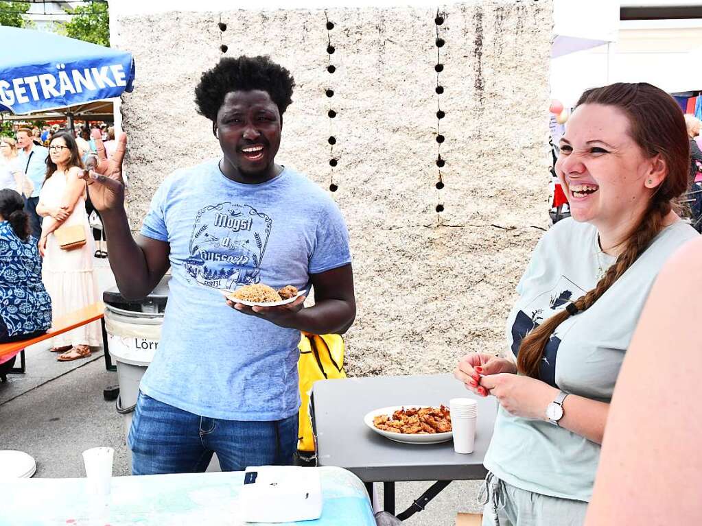 Farbenfrohe Impressionen vom Internationalen Sommerfest