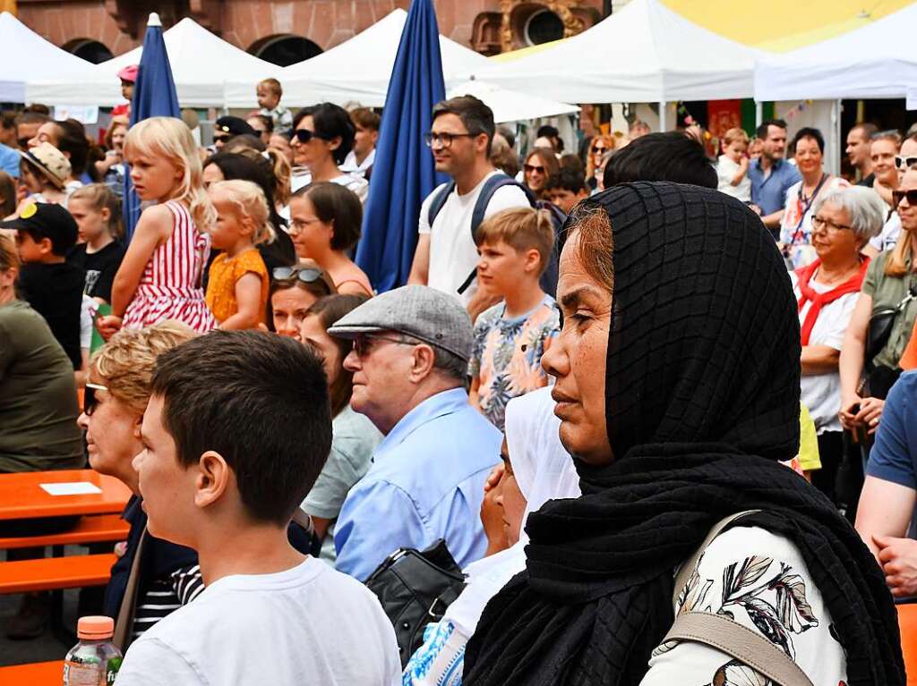 Farbenfrohe Impressionen vom Internationalen Sommerfest