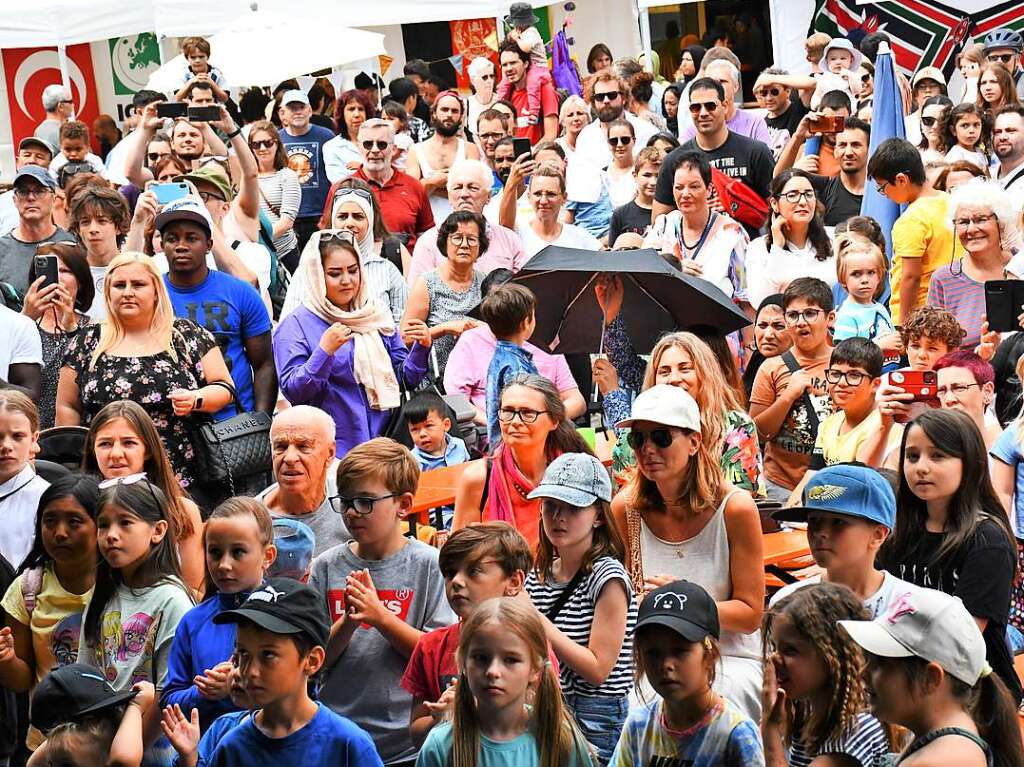 Farbenfrohe Impressionen vom Internationalen Sommerfest