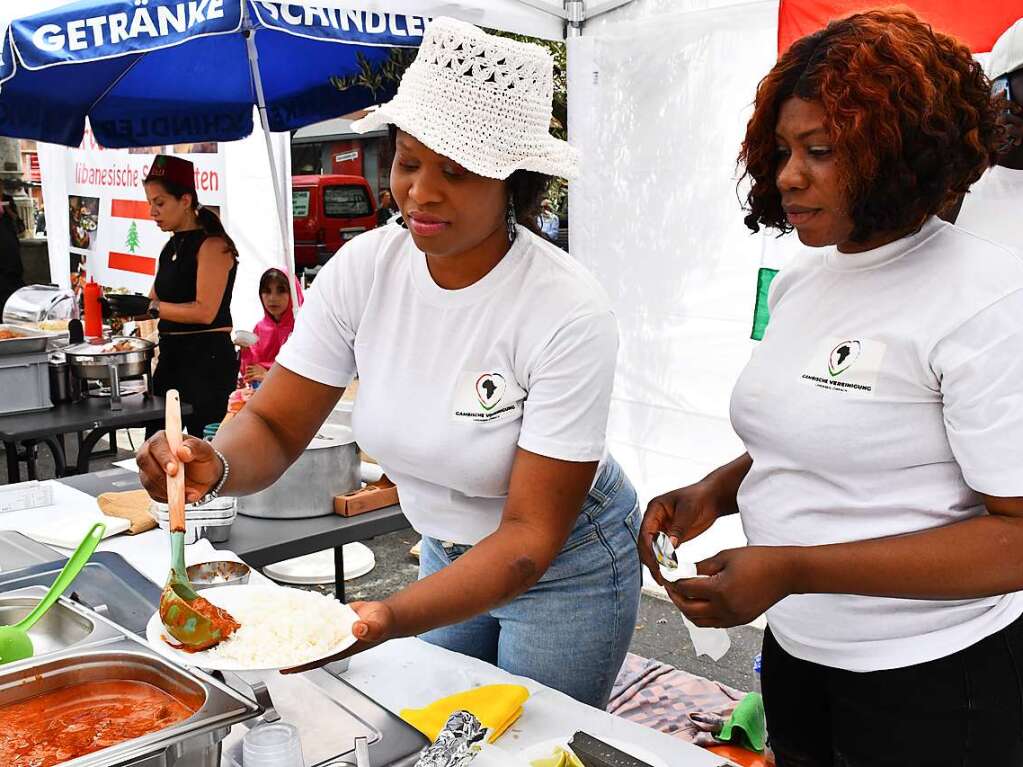 Farbenfrohe Impressionen vom Internationalen Sommerfest