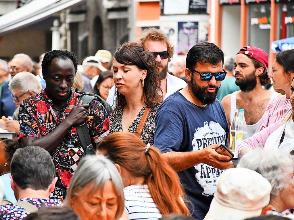 Farbenfrohe Impressionen vom Internationalen Sommerfest