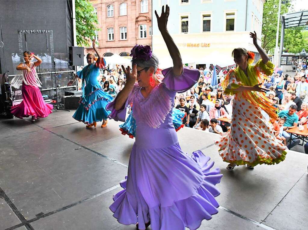 Farbenfrohe Impressionen vom Internationalen Sommerfest