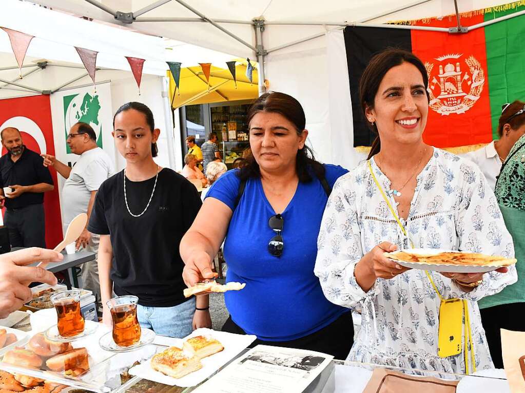 Farbenfrohe Impressionen vom Internationalen Sommerfest