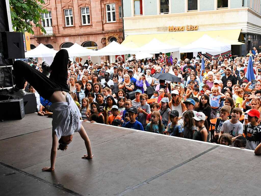 Farbenfrohe Impressionen vom Internationalen Sommerfest