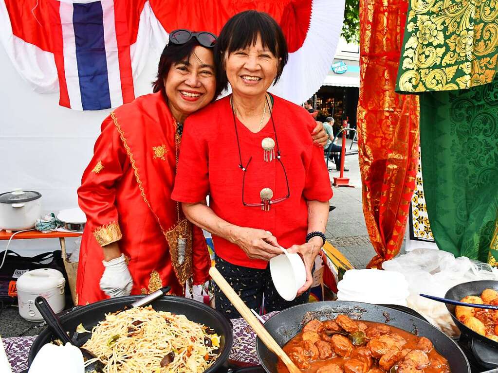 Farbenfrohe Impressionen vom Internationalen Sommerfest