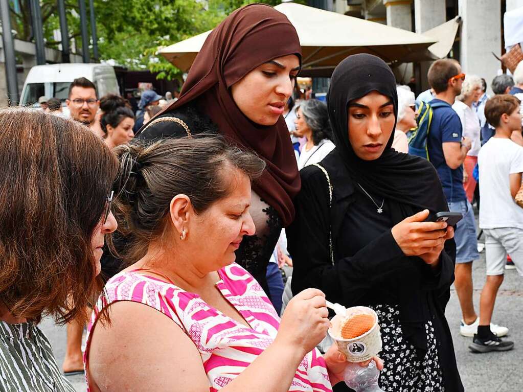 Farbenfrohe Impressionen vom Internationalen Sommerfest