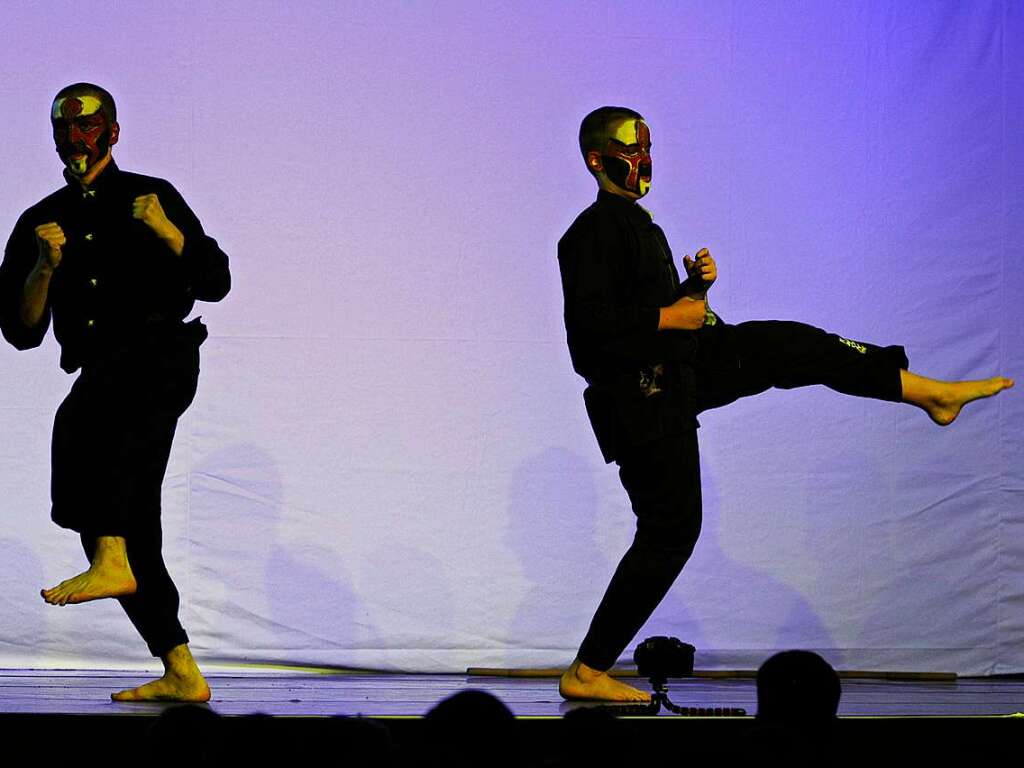 Mit einem eigens geschriebenen, japanischen Mrchen sorgte die Ballettschule Dance-Generation fr drei berauschende Tanztheater-Abende in der Belchenhalle Staufen.