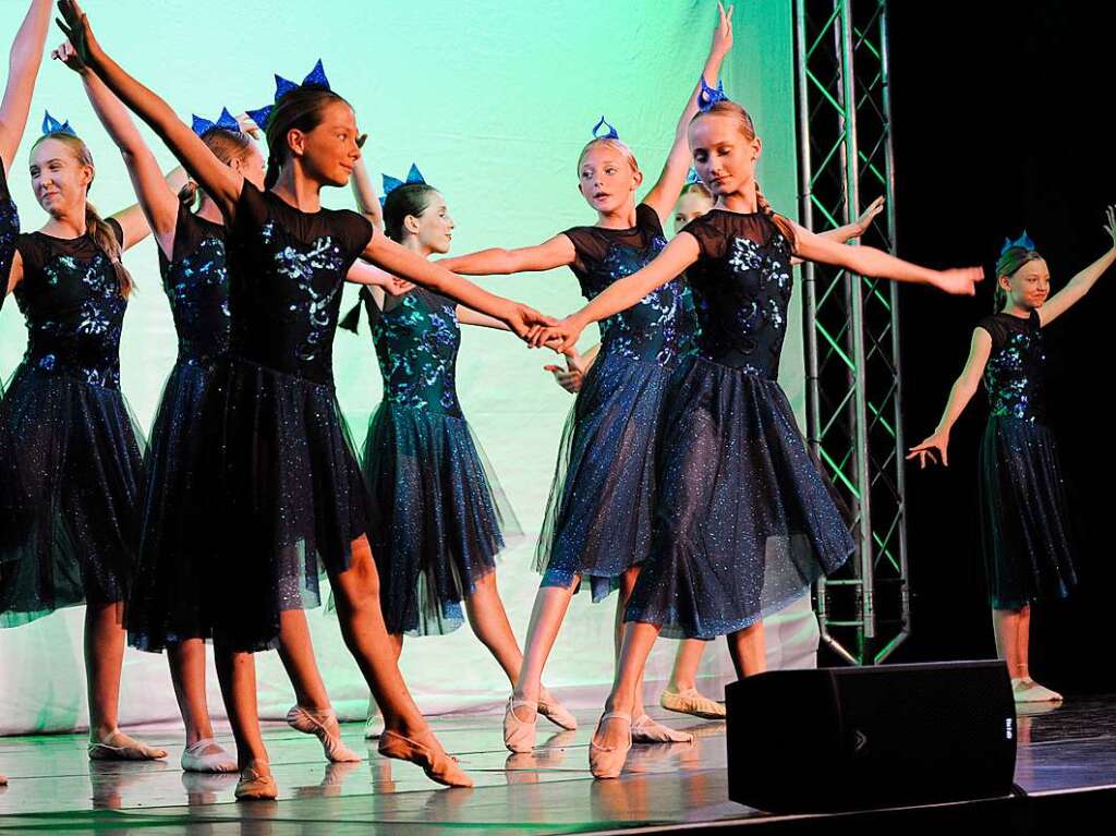 Mit einem eigens geschriebenen, japanischen Mrchen sorgte die Ballettschule Dance-Generation fr drei berauschende Tanztheater-Abende in der Belchenhalle Staufen.