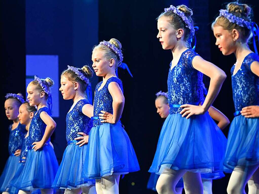 Mit einem eigens geschriebenen, japanischen Mrchen sorgte die Ballettschule Dance-Generation fr drei berauschende Tanztheater-Abende in der Belchenhalle Staufen.