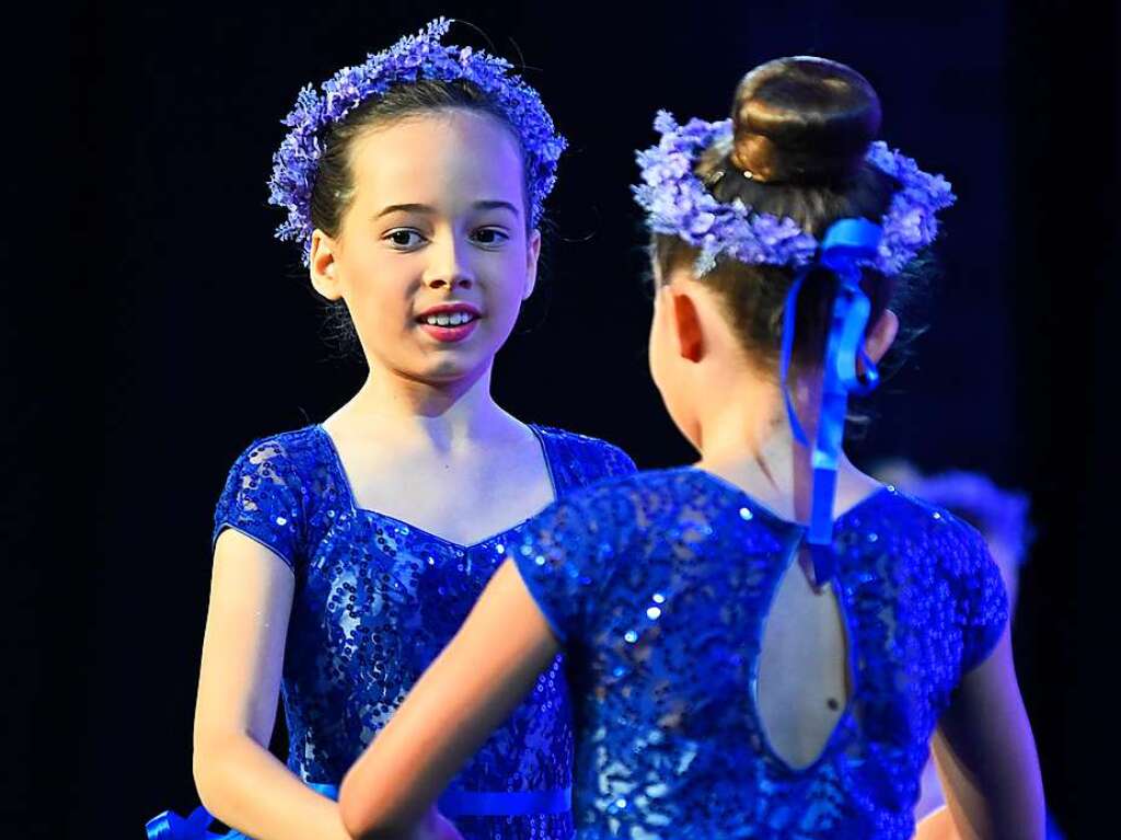 Mit einem eigens geschriebenen, japanischen Mrchen sorgte die Ballettschule Dance-Generation fr drei berauschende Tanztheater-Abende in der Belchenhalle Staufen.