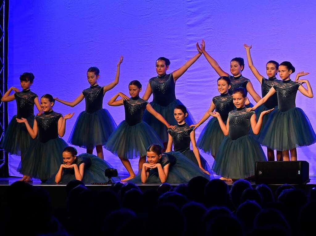 Mit einem eigens geschriebenen, japanischen Mrchen sorgte die Ballettschule Dance-Generation fr drei berauschende Tanztheater-Abende in der Belchenhalle Staufen.