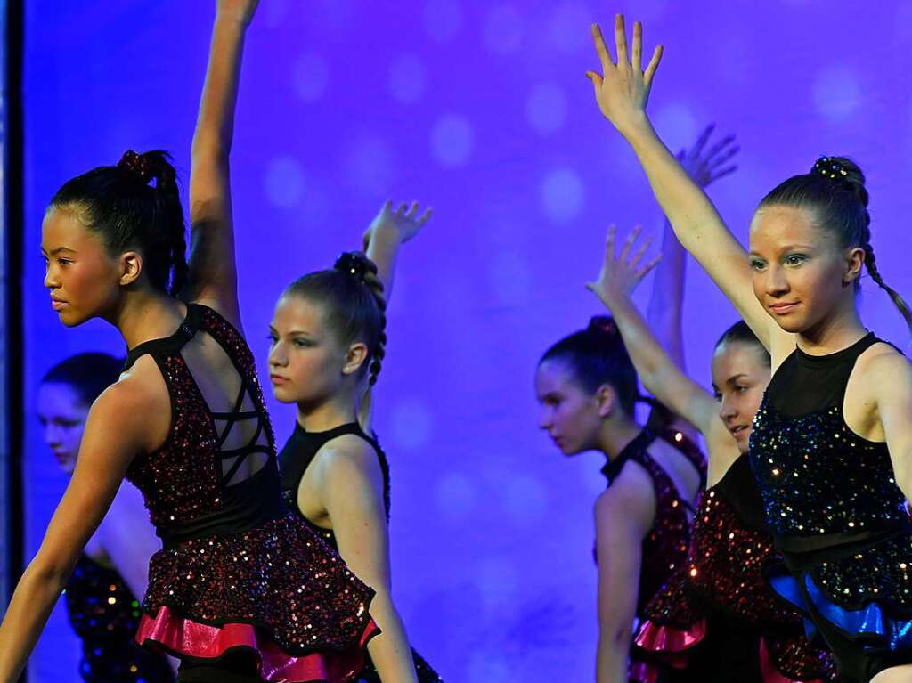 Mit einem eigens geschriebenen, japanischen Mrchen sorgte die Ballettschule Dance-Generation fr drei berauschende Tanztheater-Abende in der Belchenhalle Staufen.