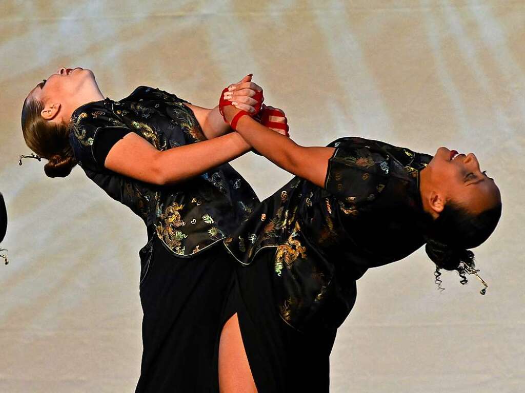 Mit einem eigens geschriebenen, japanischen Mrchen sorgte die Ballettschule Dance-Generation fr drei berauschende Tanztheater-Abende in der Belchenhalle Staufen.