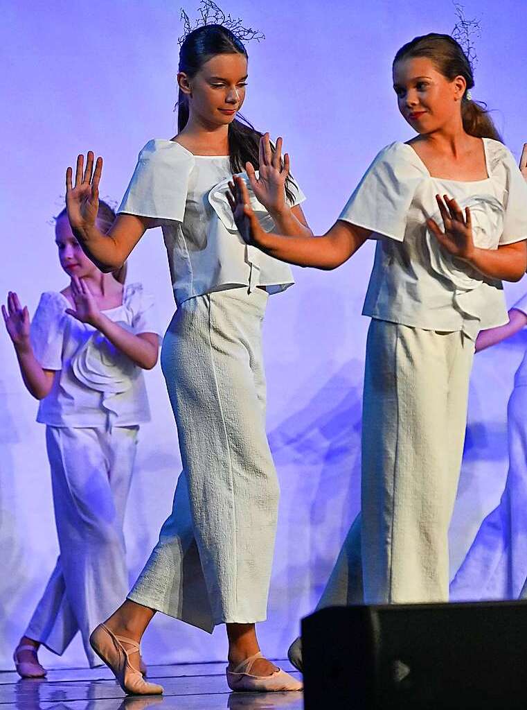 Mit einem eigens geschriebenen, japanischen Mrchen sorgte die Ballettschule Dance-Generation fr drei berauschende Tanztheater-Abende in der Belchenhalle Staufen.