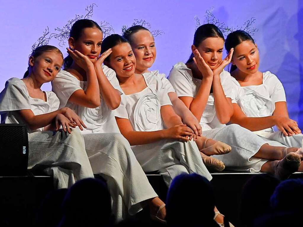 Mit einem eigens geschriebenen, japanischen Mrchen sorgte die Ballettschule Dance-Generation fr drei berauschende Tanztheater-Abende in der Belchenhalle Staufen.