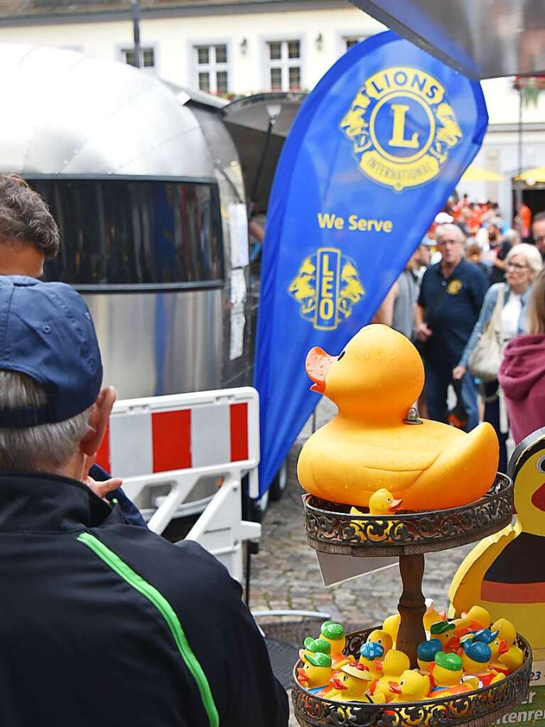 Ein Lauffest in Emmendingen – bei der 13. Auflage des Stadtlaufs ziehen rund 2300 Bewegungsfreudige aller Altersschichten durch die Straen der Innenstadt.