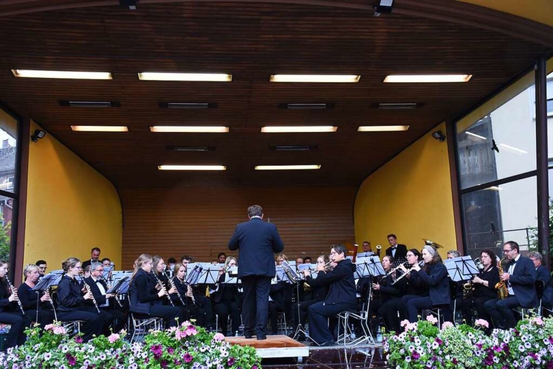 Zum Doppelkonzert im Rahmen der Schurt...s wirkte mit die Stadtmusik Löffingen.  | Foto: Thomas Biniossek