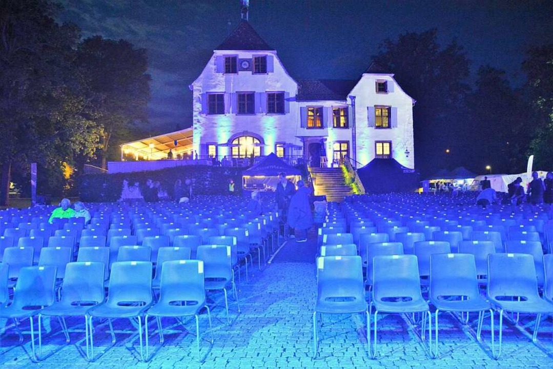 Zuschauerraum vor dem Schloss Binningen  | Foto: Savera Kang