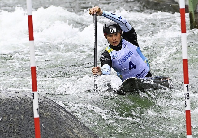 Die Augsburgerin Elena Lilik wurde am ...n im Canadier-Einer der Slalom-Kanuten  | Foto: Angelika Warmuth (dpa)