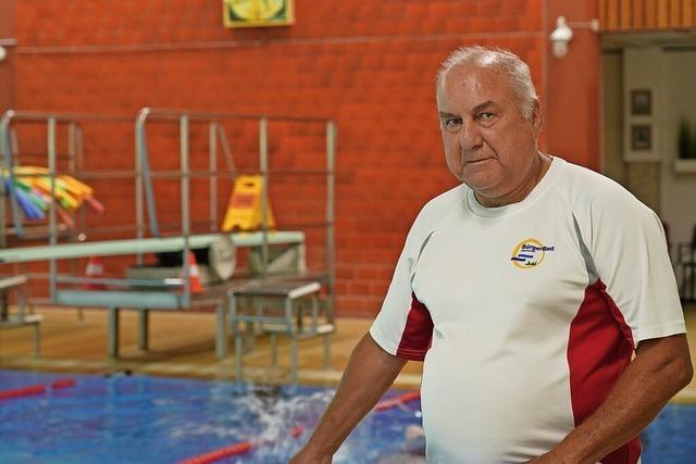 Dieser Schwimmmeister arbeitet ehrenamtlich in Merzhausen