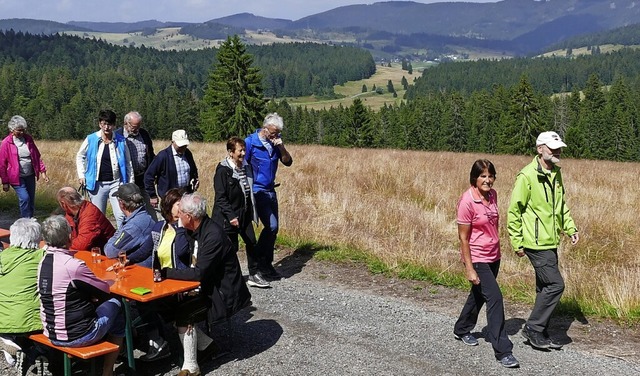 Vor der Kulisse des Naturschutzgebiets Taubenmoos war gut tafeln.  | Foto: Susanne Filz