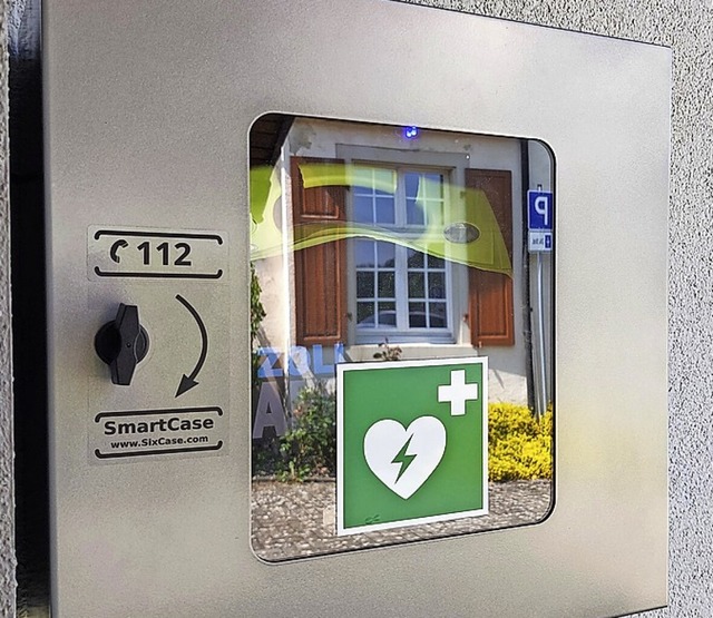 Der Defibrillator hilft Leben retten.  | Foto: Tobias Busse