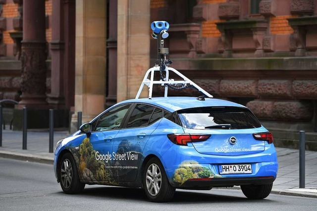 Die Kameraautos von Google fahren wied...en Landkreis Breisgau-Hochschwarzwald.  | Foto: Arne Dedert (dpa)