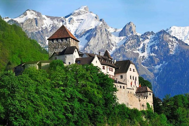 Thront ber der Hauptstadt Liechtensteins: Schloss Vaduz  | Foto: Martin Walser (Liechtenstein Markteting)