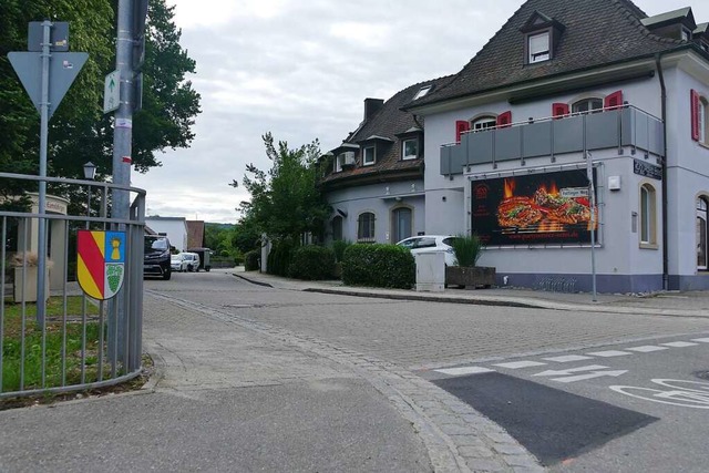 Fahrradfahrer sollen im Haltinger Weg ...211; Autos sind hingegen nur geduldet.  | Foto: Ulrich Senf