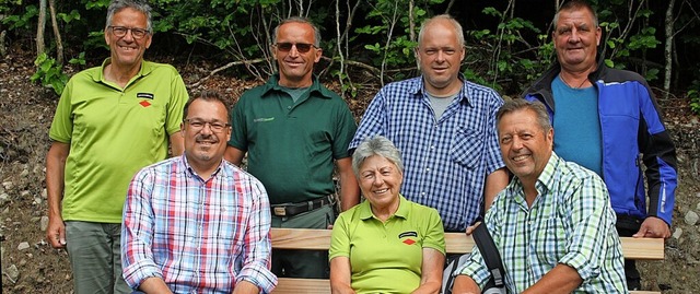 Im Bild (von links) vordere Reihe: Br...d Siegfried Opfer vom Bauhof Todtmoos.  | Foto: Andreas Bhm