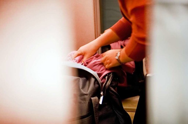 Aus Taschen, Schubladen und Schrnken ...ld. Eine Pflegerin hatte es gestohlen.  | Foto: Lovegrove & Lea/Stock.adobe.com