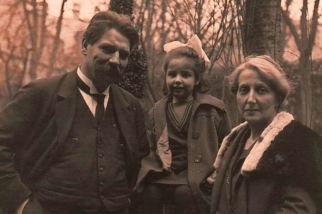 Albert Schweitzer mit Ehefrau Helene und Tochter Rhena im Jahr 1922  | Foto: N.N.
