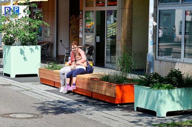 Violette Krasniqi mit Tochter Leona (6...zen  Probe in der Carl-Kistner-Strae.  | Foto: Ingo Schneider