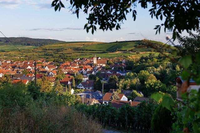 Blick vom Ltzelberg auf Sasbach und den Eichert im Hintergrund.  | Foto: Martin Wendel