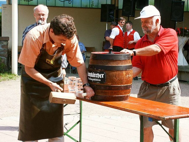 Der damalige Lenzkircher Brgermeister...s Lenzkircher Sommerfest im Jahr 2003.  | Foto: Sebastian Barthmes