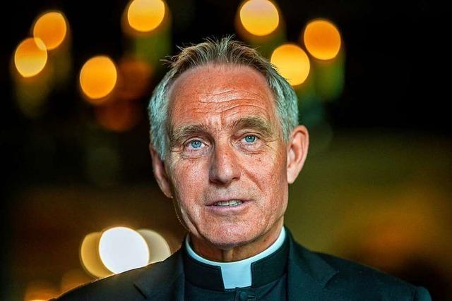 Erzbischof Georg Gnswein ist in Freiburg eingetroffen