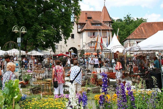 Eine prachtvolle Kulisse fr Gartenfreunde bietet das  alte Schloss Beuggen.  | Foto: Sma Maier