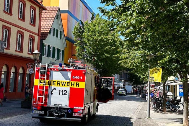 Bei Mller in der Offenburger Hauptstr...achmittag kurzzeitig evakuiert werden.  | Foto: Helmut Seller