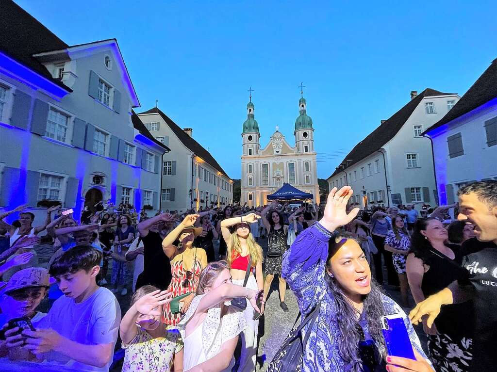 Impressionen vom Stimmenkonzert mit To Athena und Luca Hnni auf dem Domplatz in Arlesheim