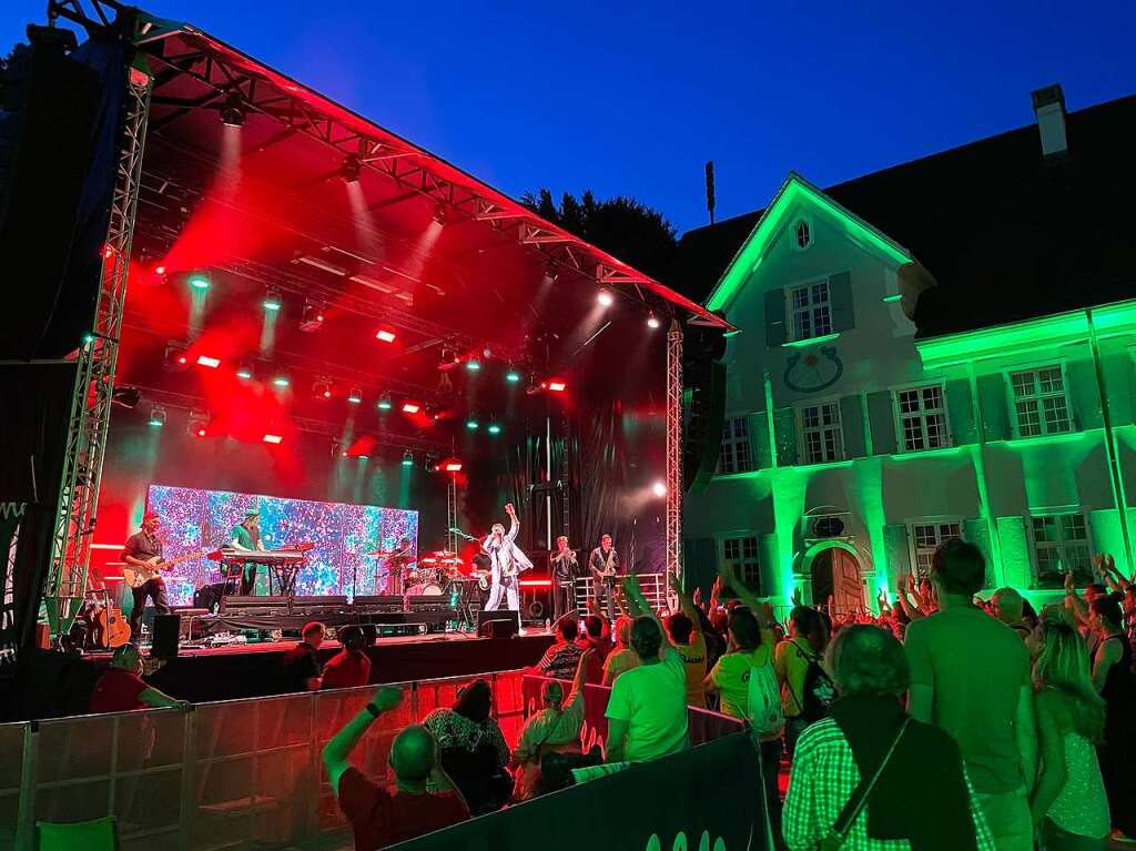 Impressionen vom Stimmenkonzert mit To Athena und Luca Hnni auf dem Domplatz in Arlesheim