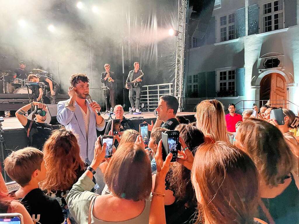 Impressionen vom Stimmenkonzert mit To Athena und Luca Hnni auf dem Domplatz in Arlesheim