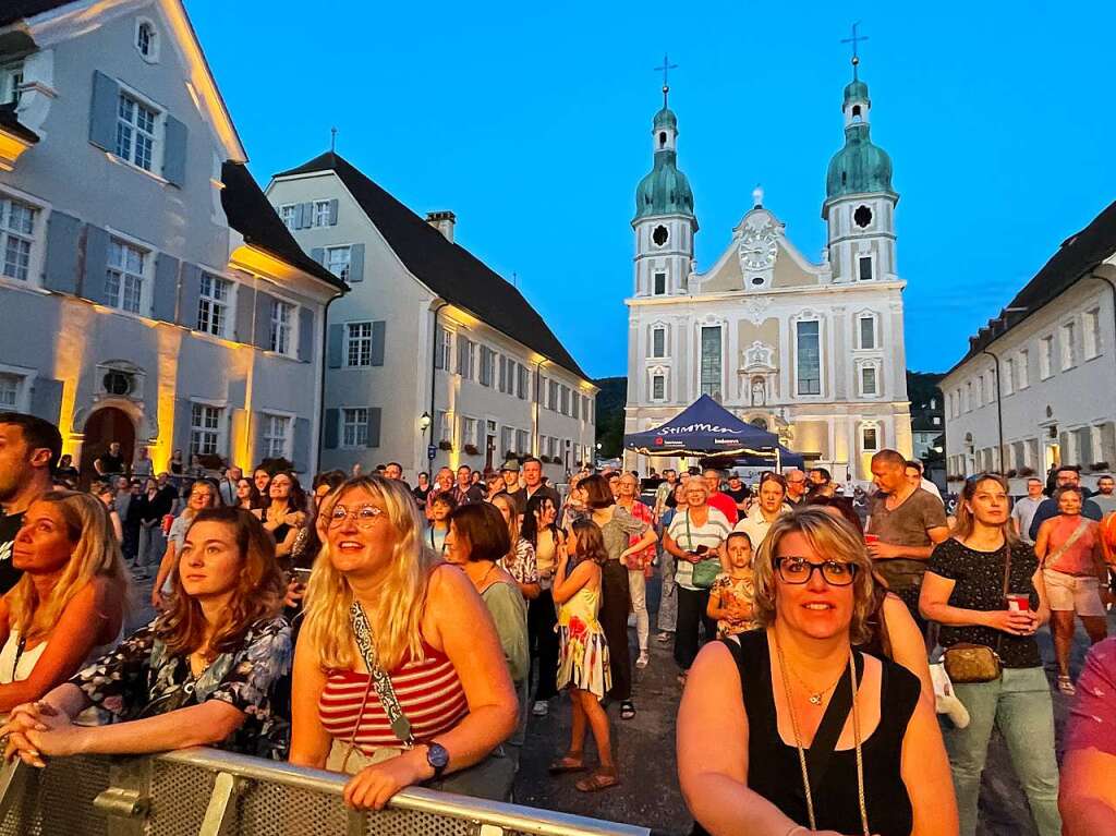 Impressionen vom Stimmenkonzert mit To Athena und Luca Hnni auf dem Domplatz in Arlesheim