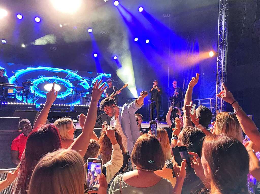 Impressionen vom Stimmenkonzert mit To Athena und Luca Hnni auf dem Domplatz in Arlesheim